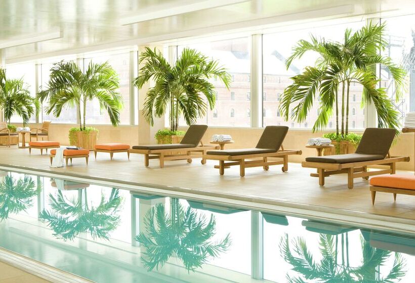 هتل Hilton Baltimore Inner Harbor