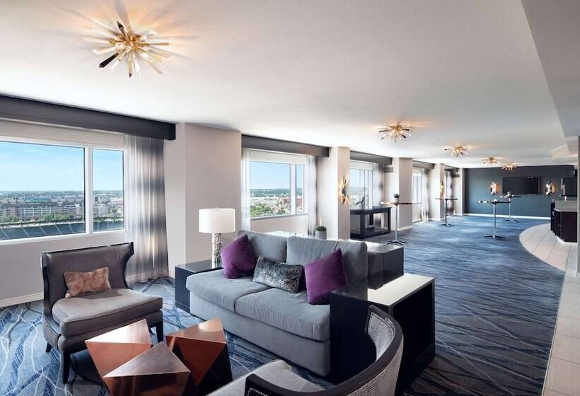 هتل Hilton Baltimore Inner Harbor