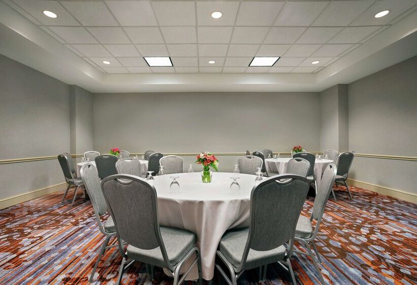 هتل Hilton Garden Inn New Orleans Convention Center
