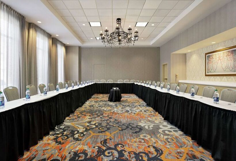 هتل Hilton Garden Inn New Orleans Convention Center