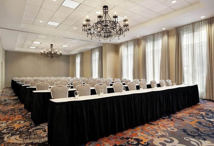 هتل Hilton Garden Inn New Orleans Convention Center