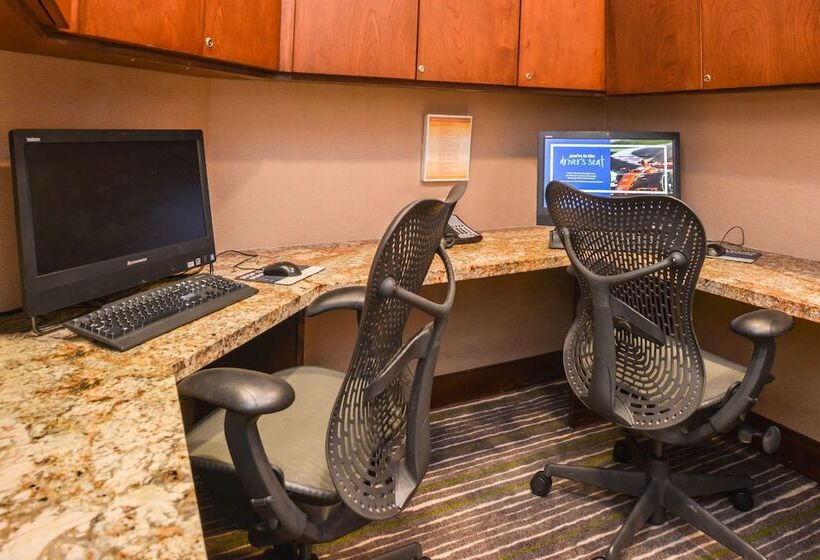 هتل Hilton Garden Inn Yuma Pivot Point