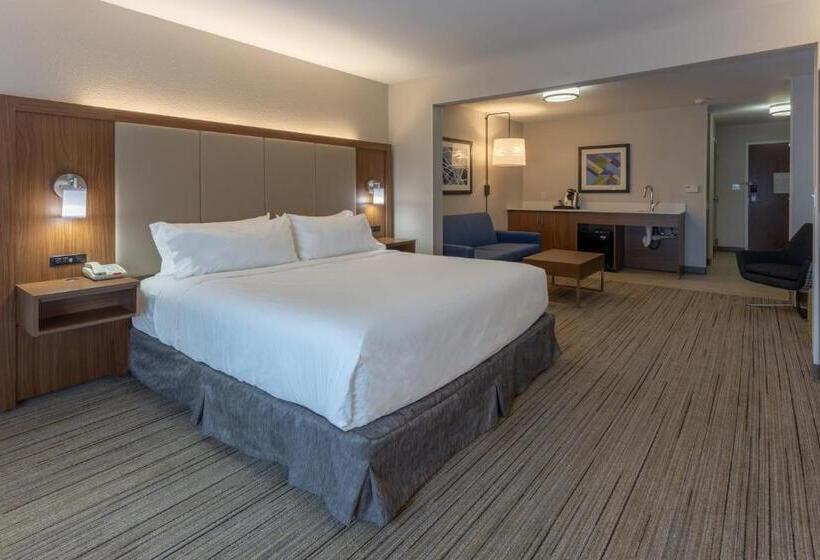هتل Holiday Inn Express & Suites Milwaukee Nw   Park Place, An Ihg