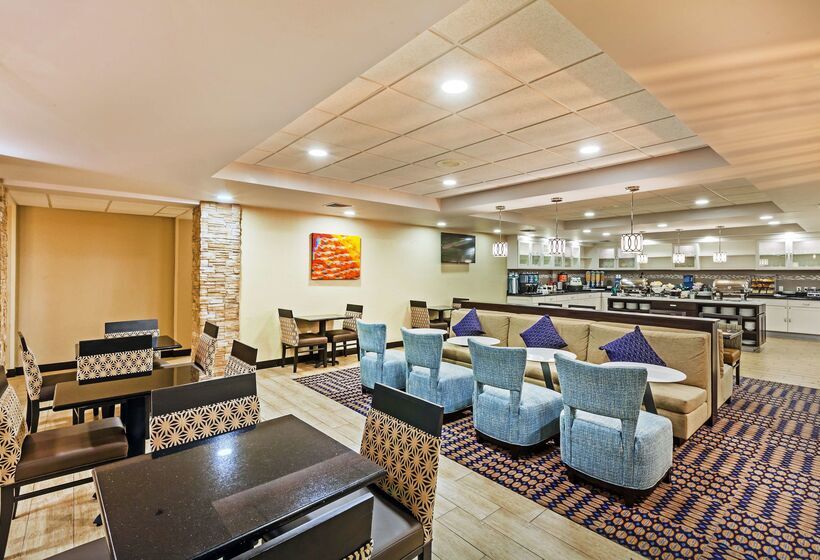 هتل Homewood Suites By Hilton Brownsville