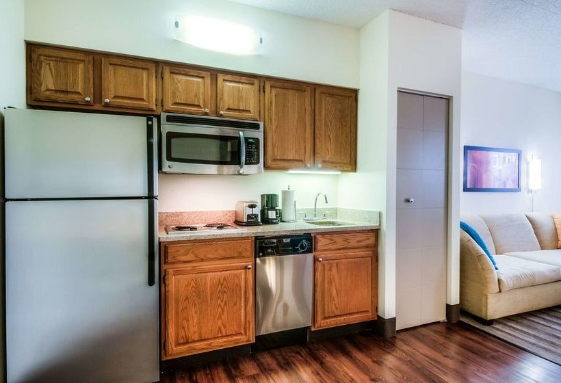 هتل Hyatt House Chicago Schaumburg