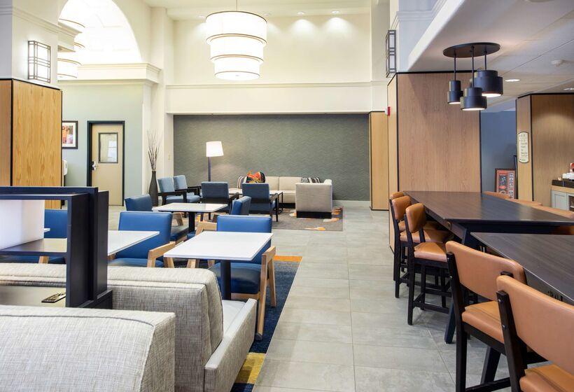 هتل Hyatt House Chicago Schaumburg
