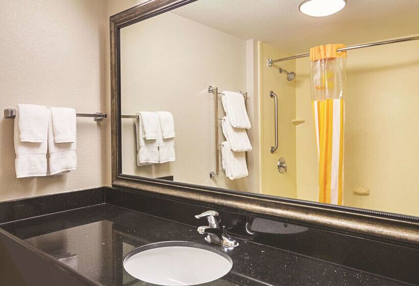 هتل La Quinta By Wyndham Fresno Northwest