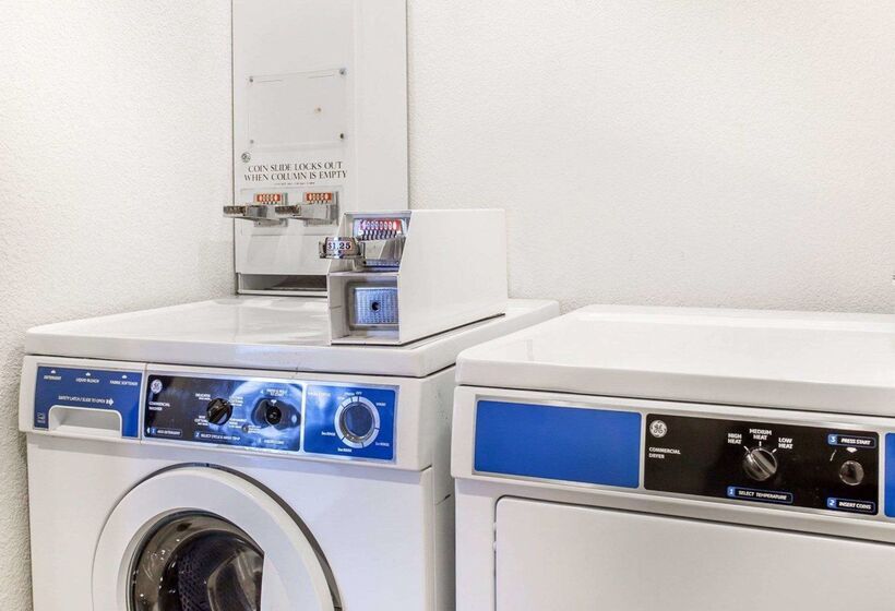 هتل Quality Inn & Suites Coliseum