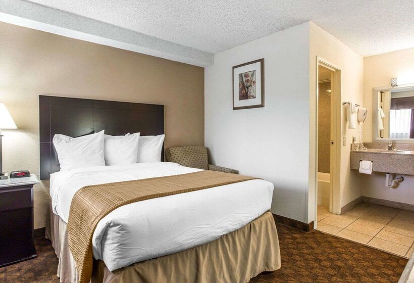 هتل Quality Inn & Suites Coliseum