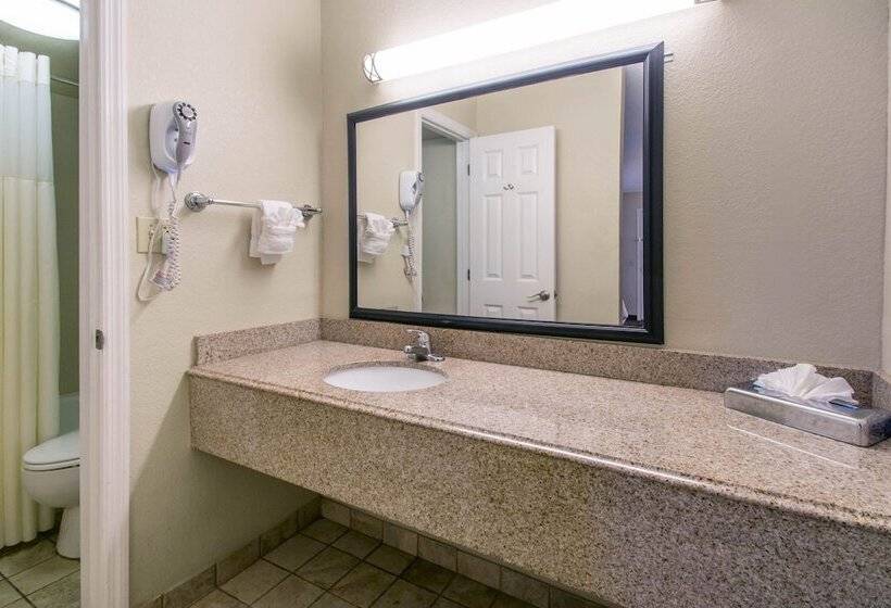هتل Quality Inn Daytona Speedway I95