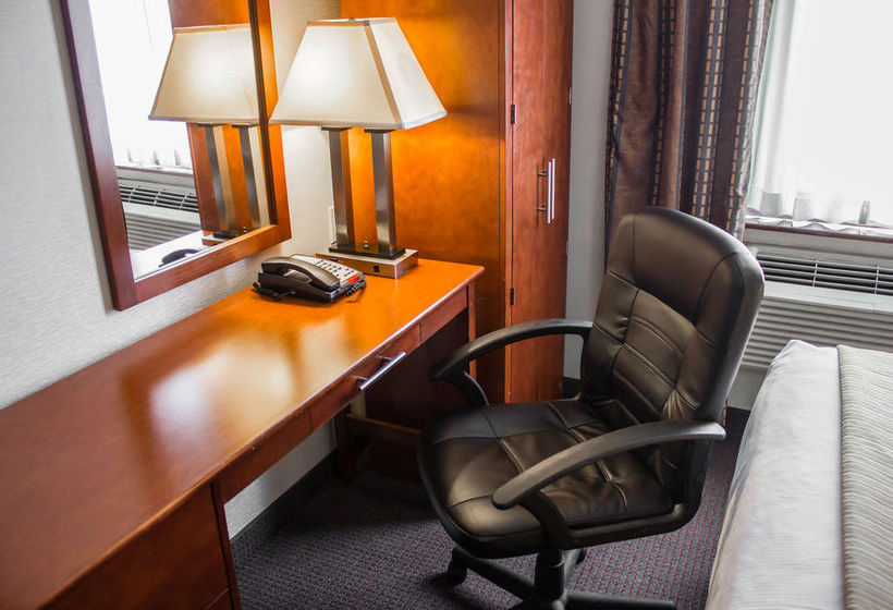 فندق Quality Inn Long Island City  Queensboro Bridge