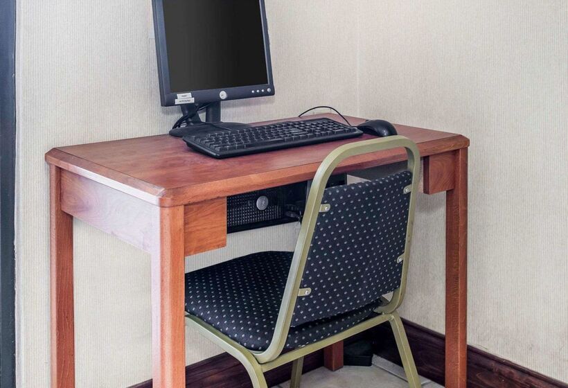 هتل Quality Inn South