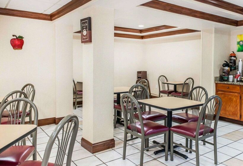هتل Quality Inn South