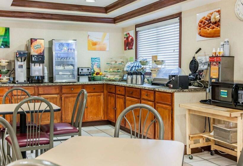 هتل Quality Inn South