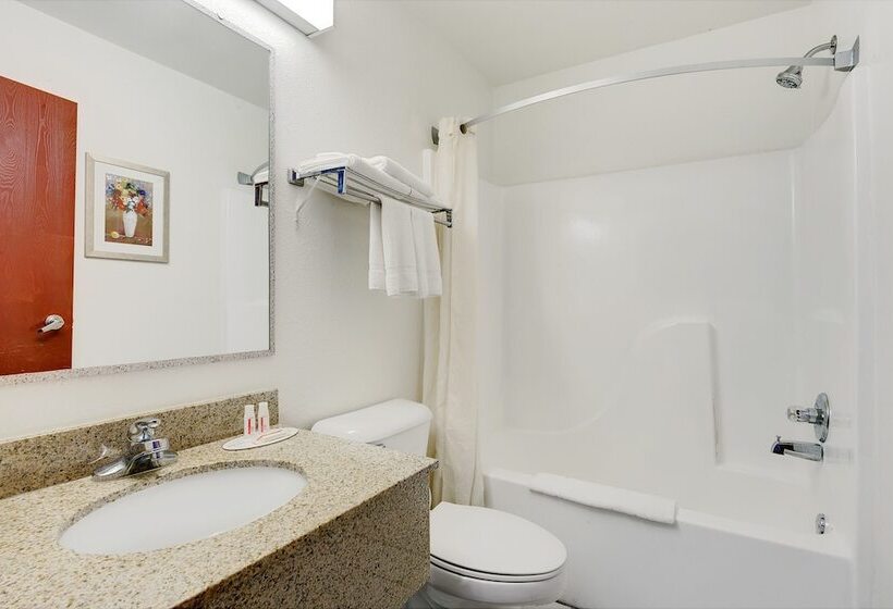هتل Quality Inn South