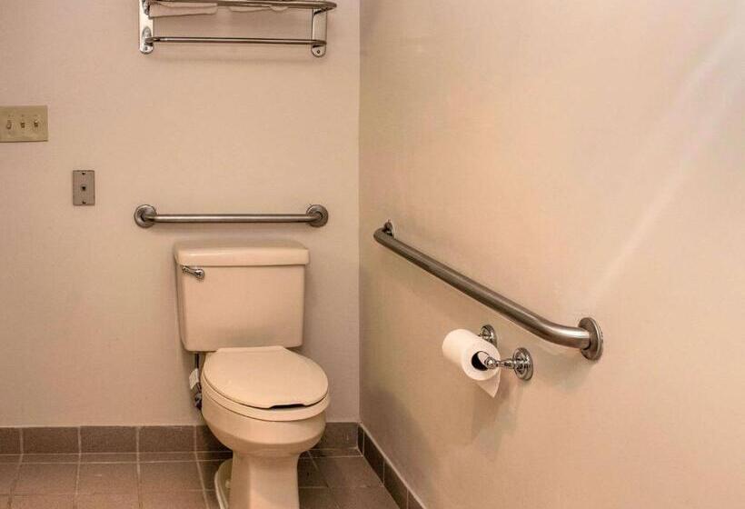 هتل Quality Suites Lake Wright  Norfolk Airport