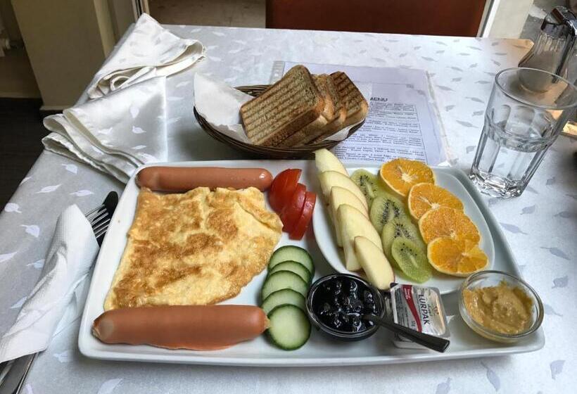 هتل Relax Comfort Suites