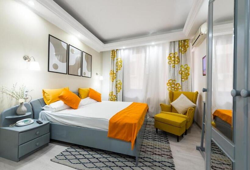 هتل Relax Comfort Suites