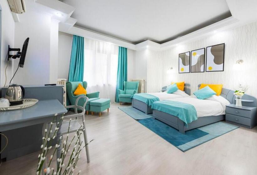 هتل Relax Comfort Suites