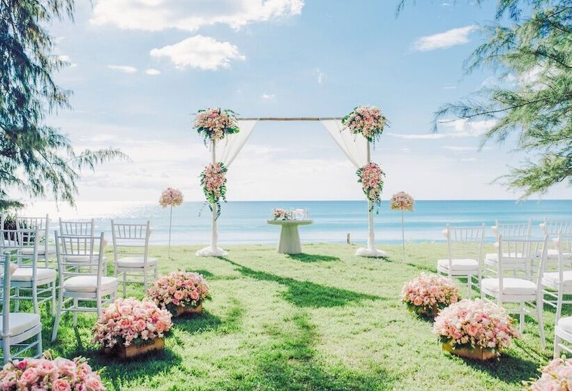 هتل Renaissance Phuket Resort & Spa