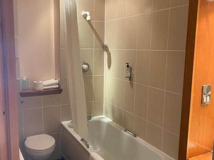 هتل Rooms At 1703