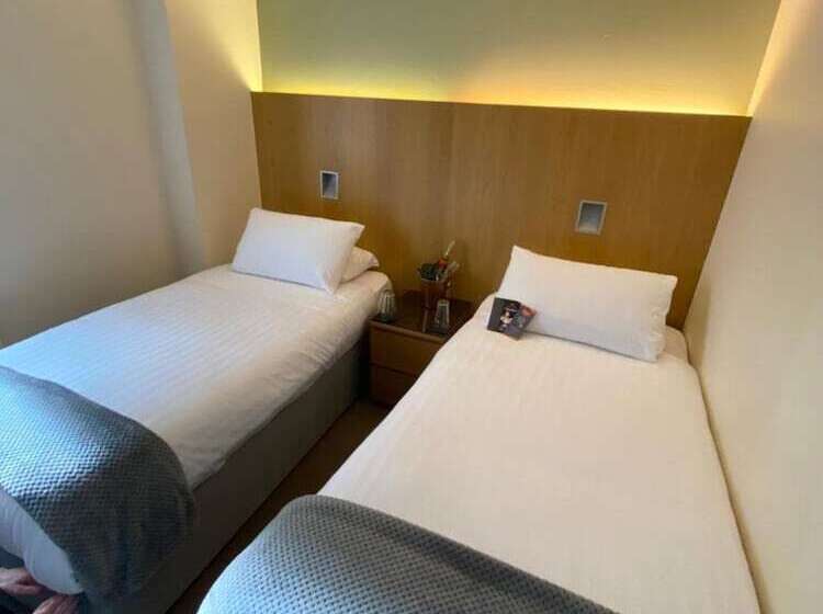 هتل Rooms At 1703