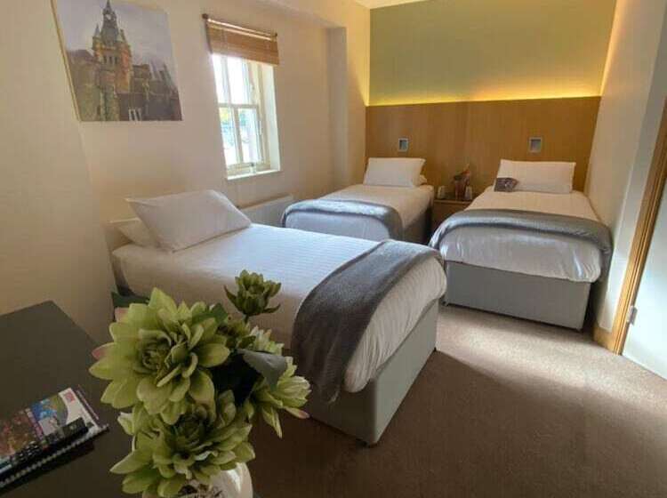 هتل Rooms At 1703
