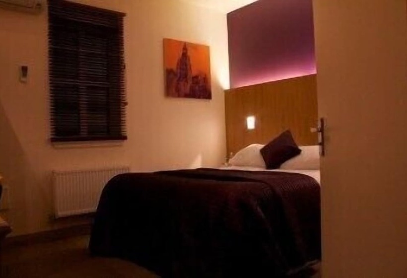 هتل Rooms At 1703