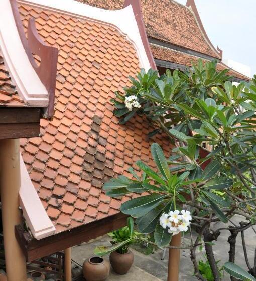هتل Ruean Thai