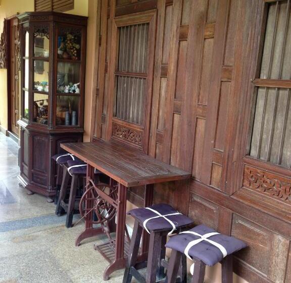 هتل Ruean Thai