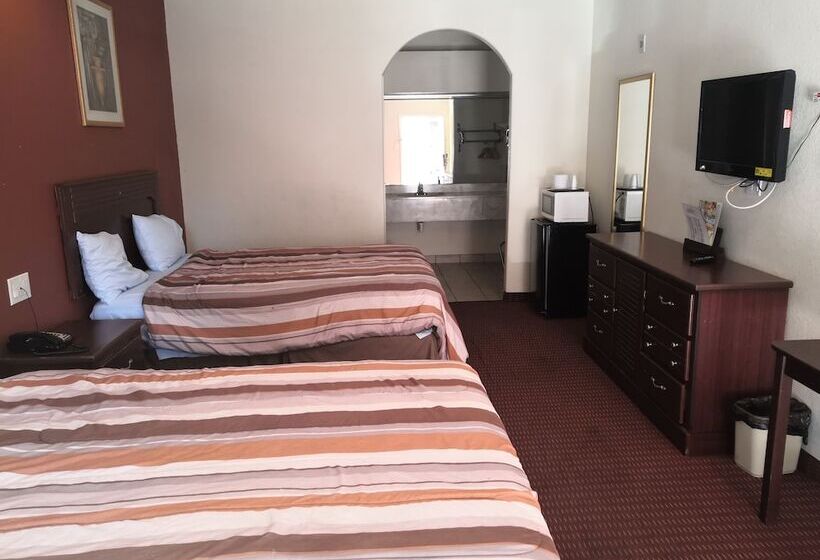 בית מלון כפרי Scottish Inn & Suites Iah West