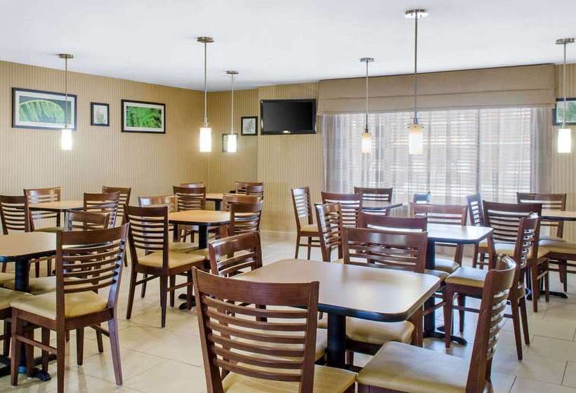 هتل Spark By Hilton Montgomery Eastchase