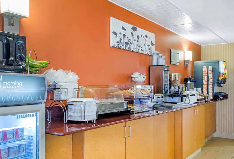 هتل Spark By Hilton Montgomery Eastchase