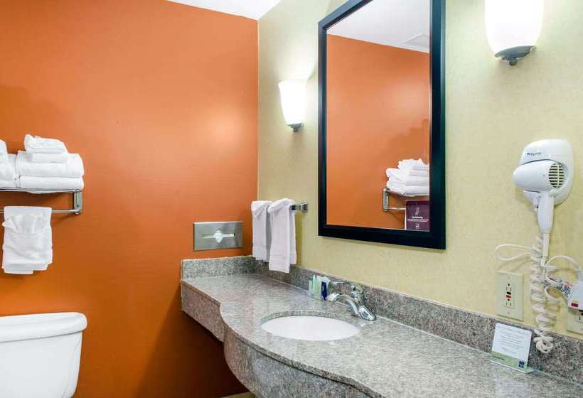 هتل Spark By Hilton Montgomery Eastchase
