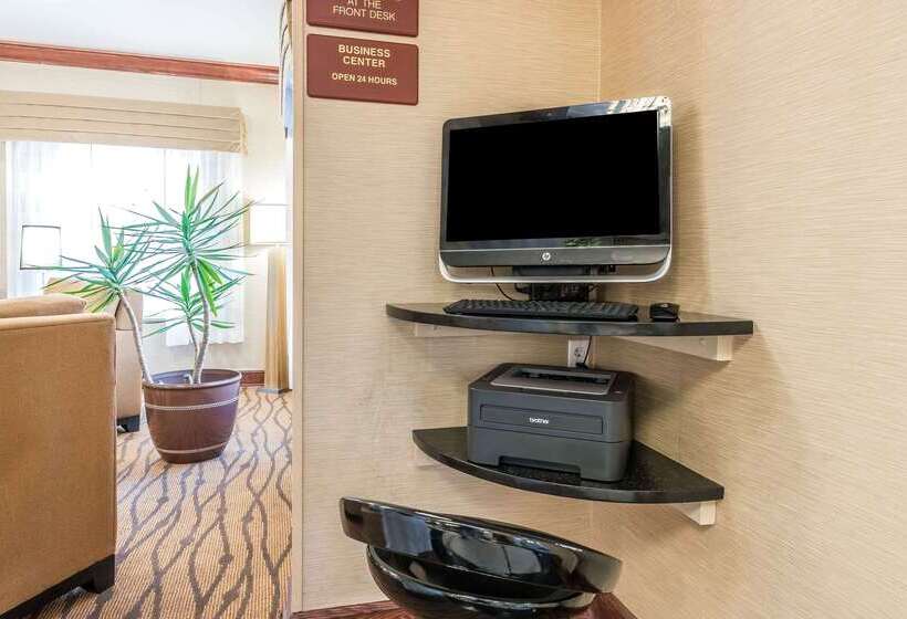 هتل Sleep Inn & Suites University Shands