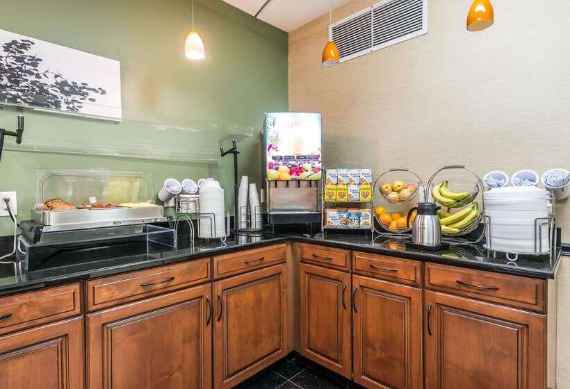 هتل Sleep Inn & Suites University Shands