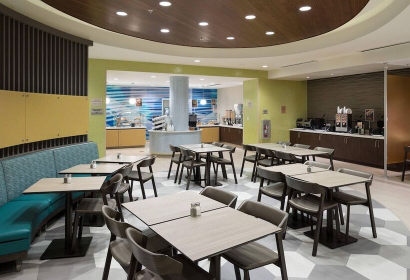 هتل Springhill Suites By Marriott Orlando At Seaworld