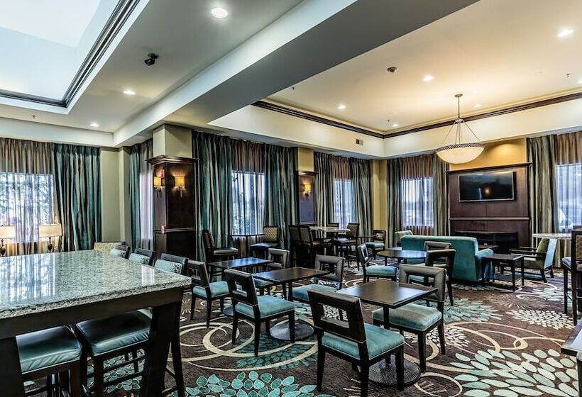 هتل Staybridge Suites Laredo, An Ihg
