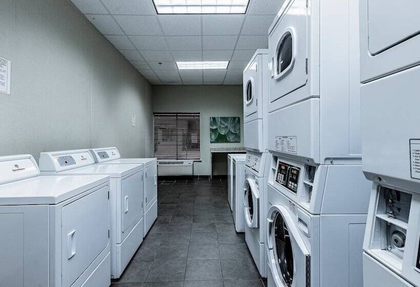 هتل Staybridge Suites Laredo, An Ihg
