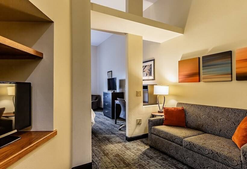 هتل Staybridge Suites Laredo, An Ihg