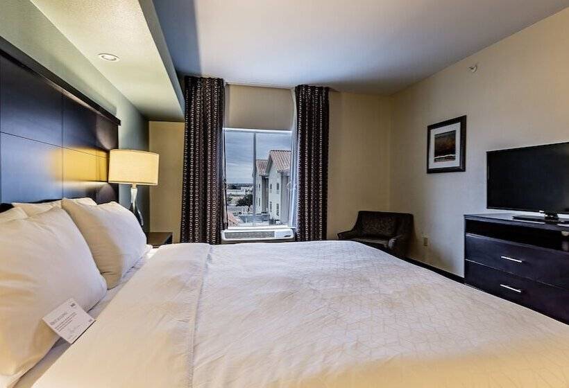 هتل Staybridge Suites Laredo, An Ihg