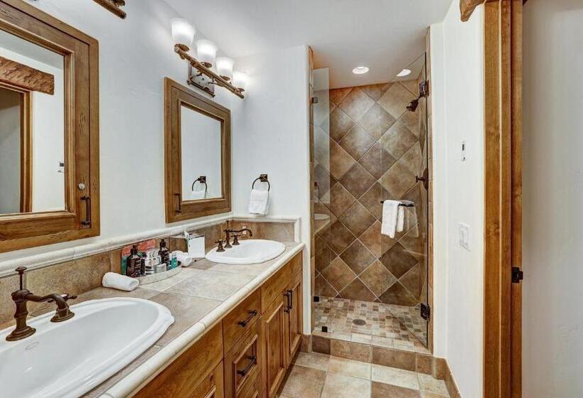 هتل The Arrabelle At Vail Square, A Rockresort