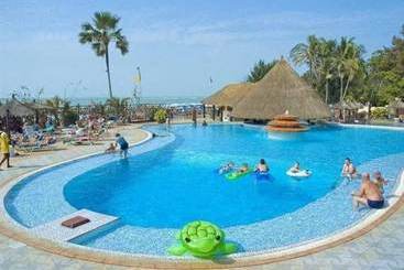 هتل Sun­swing Beach Resort