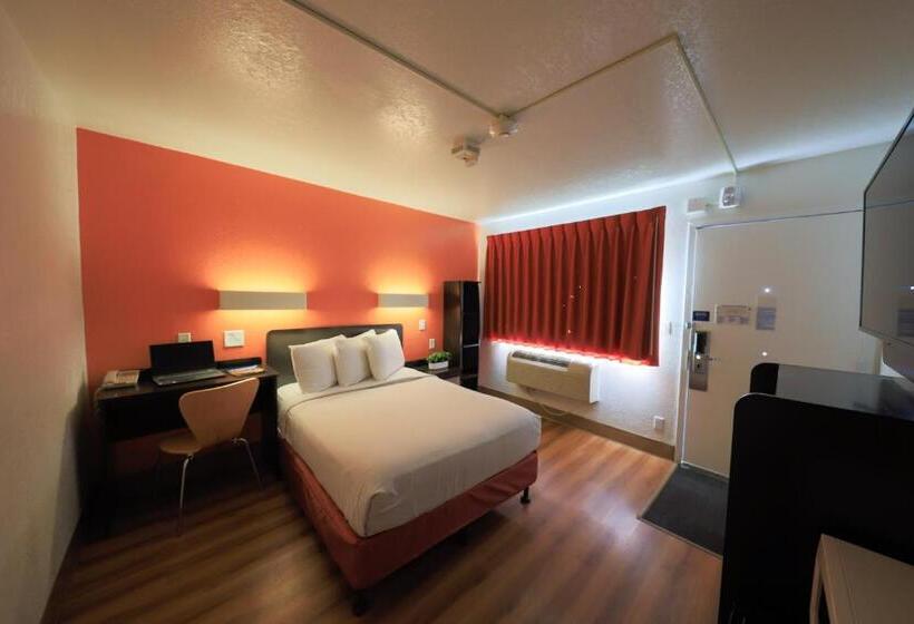 فندق على الطريق The Jackson Southtown