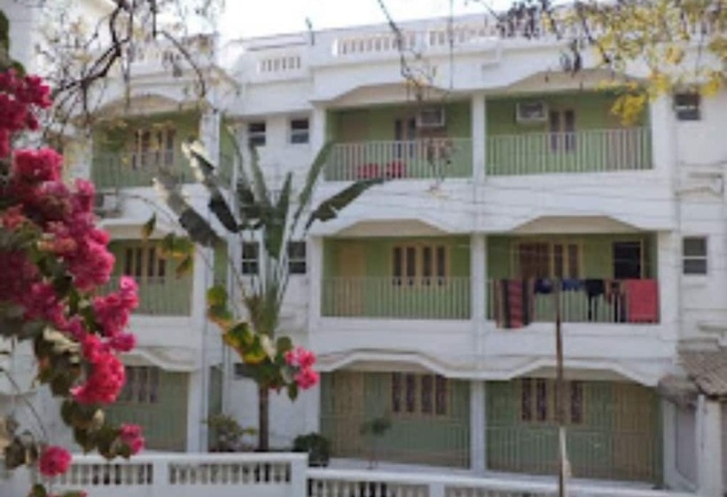 هتل Goroomgo Marine Blue Swimming Pool Digha