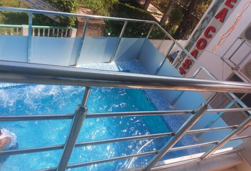 هتل Goroomgo Marine Blue Swimming Pool Digha