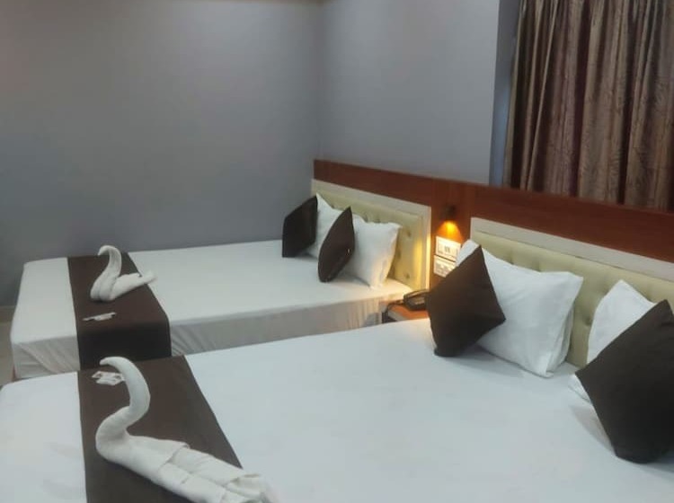 هتل Goroomgo Marine Blue Swimming Pool Digha