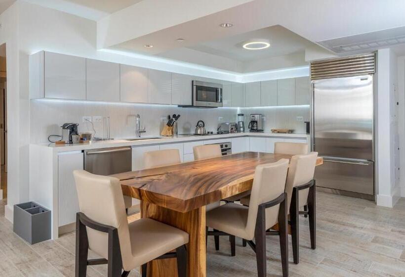 1  Penthouse 2 Story Beachfront