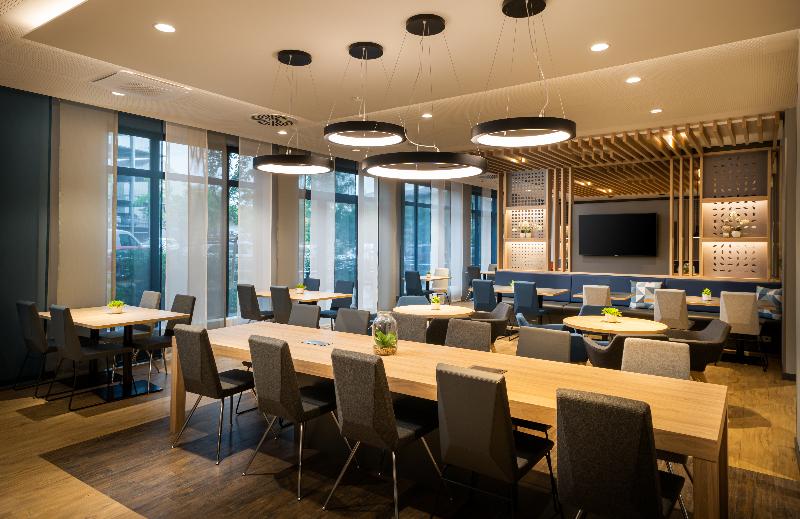 هتل Holiday Inn Express Rosenheim, An Ihg