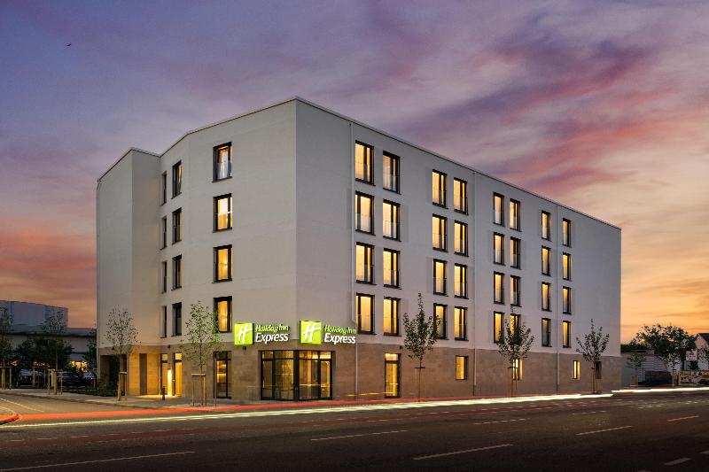 هتل Holiday Inn Express   Rosenheim, An Ihg